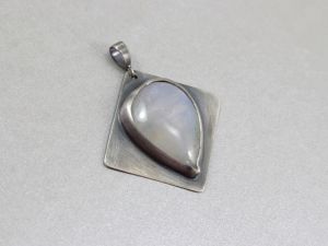 chileart biżuteria kamień księżycowy i srebro oksyda wisior